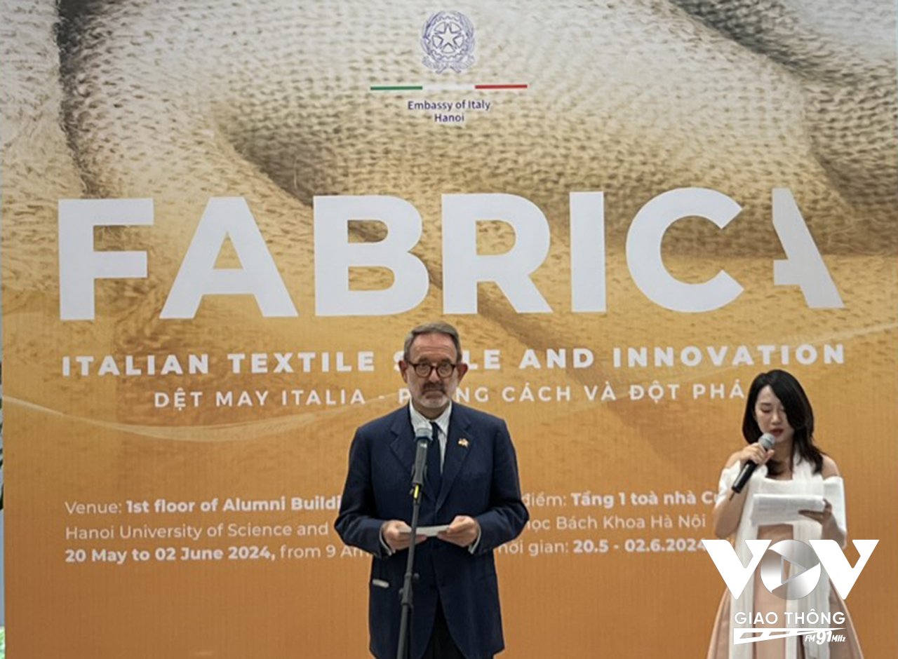 Đại sứ Italia Marco Della Seta phát biểu tại sự kiện