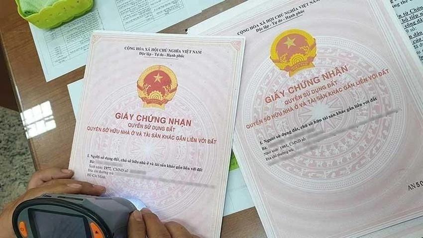 TP.HCM sẽ không thu phí cấp giấy chứng nhận quyền sử dụng đất. Ảnh minh họa