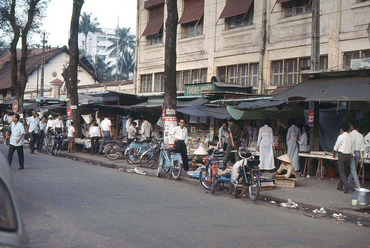 Chợ sách Lê Lợi trước 1975 (ảnh tư liệu nguồn intetnet)