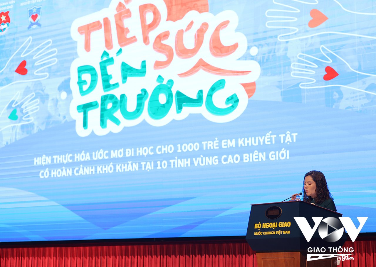 Bà Dương Thị Bích Diệp, Chủ tịch quỹ Vì trẻ em khuyết tật Việt Nam phát biểu tại sự kiện