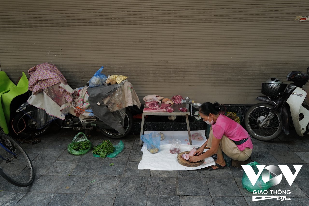 Có lẽ 'nền kinh tế vỉa hè' này là một phần quan trọng trong văn hoá, đời sống của người Hà Nội