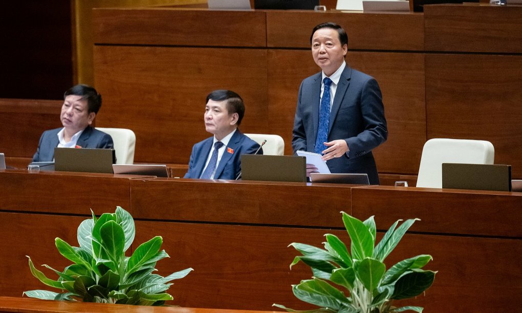 Phó Thủ tướng Trần Hồng Hà trả lời chất vấn. Ảnh: Media Quốc hội