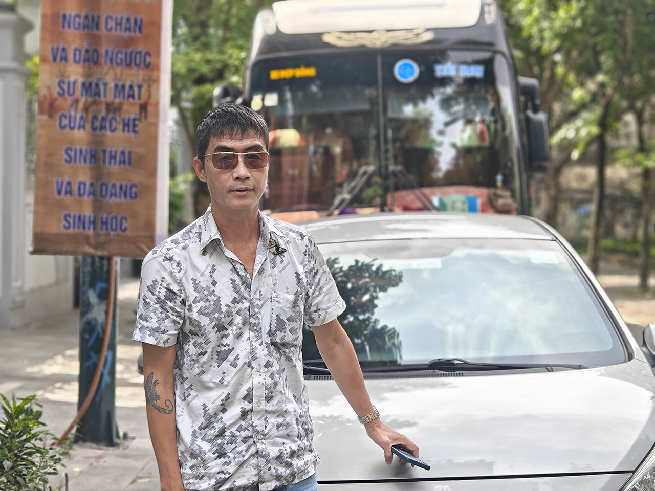 Anh Nguyễn Ngọc Thao, một tài xế chuyên nghiệp cho rằng, cần kiểm tra tâm lý kỹ càng với những người đi học giấy phép lái xe. Theo anh, phẩm chất cần có nhất của người ngồi sau vô lăng là sự điềm tĩnh.
