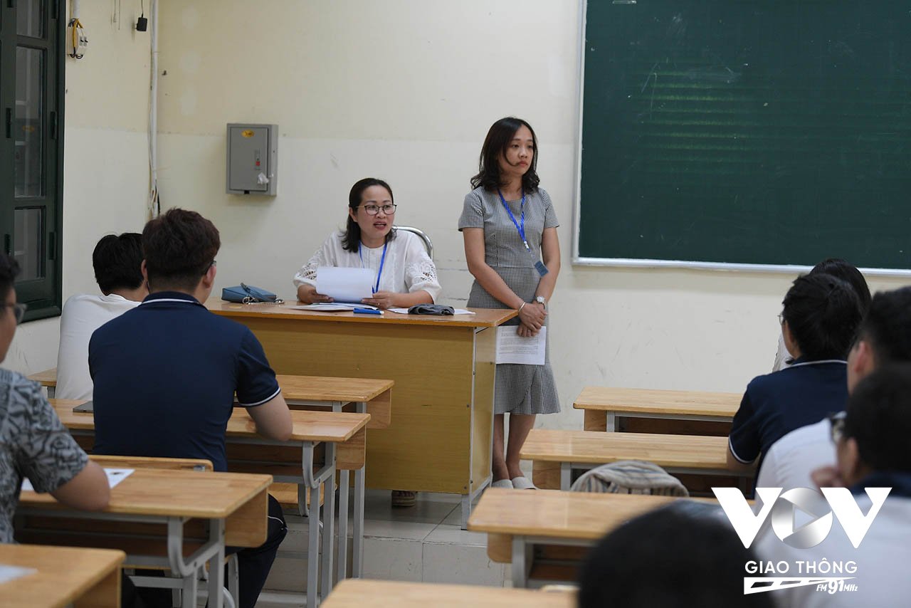 Phổ biến quy chế thi tại điểm thi Trường THPT Thăng Long, quận Hai Bà Trưng, Hà Nội