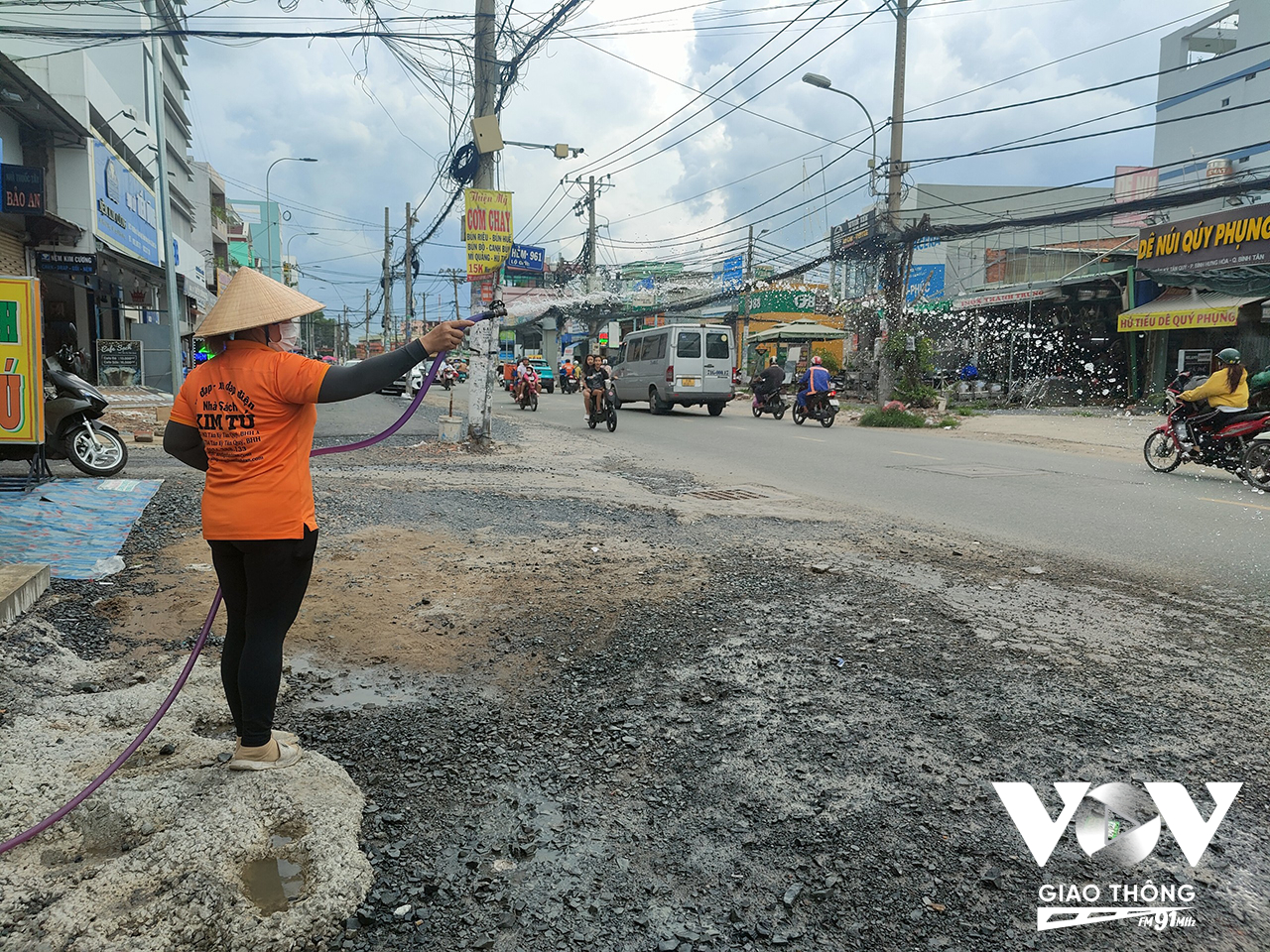 Người dân mong mỏi công trình cầu và đường Tân Kỳ Tân Quý sẽ hoàn thành vào tháng 10/2024 như những gì chủ đầu tư đã thông tin.