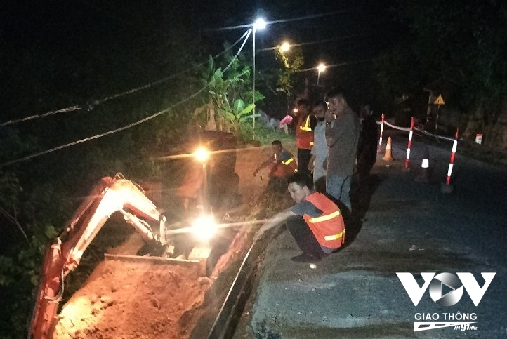 Trong hơn 1 tháng qua, mưa lớn cũng gây thiệt hại nặng nề về giao thông tại tỉnh Hà Giang, với hàng chục điểm sạt lở, ngập úng