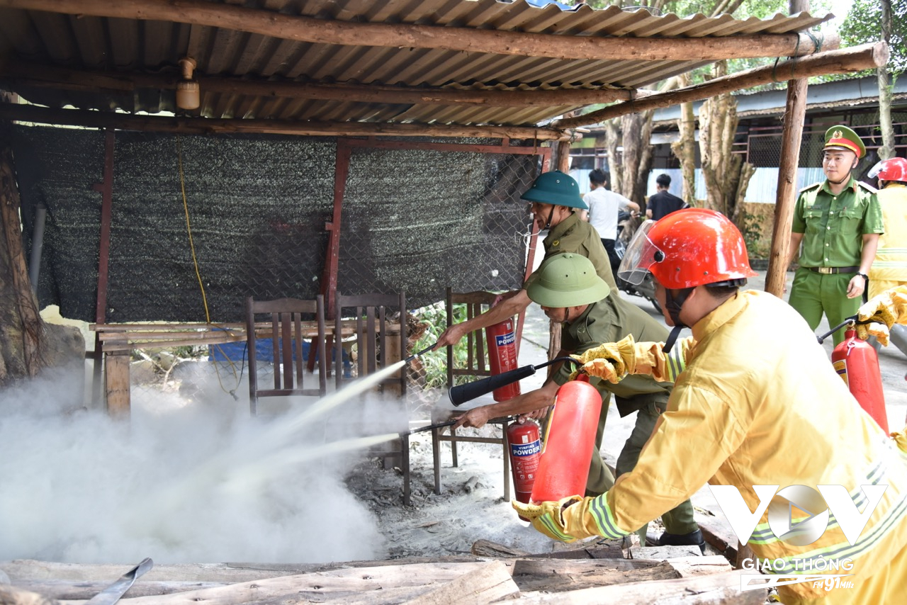 Công an huyện Sóc Sơn sẽ phối hợp với UBND các xã, thị trấn tổ chức tuyên truyền, huấn luyện nghiệp vụ về PCCC& CNCH cho các cơ sở, hộ gia đình