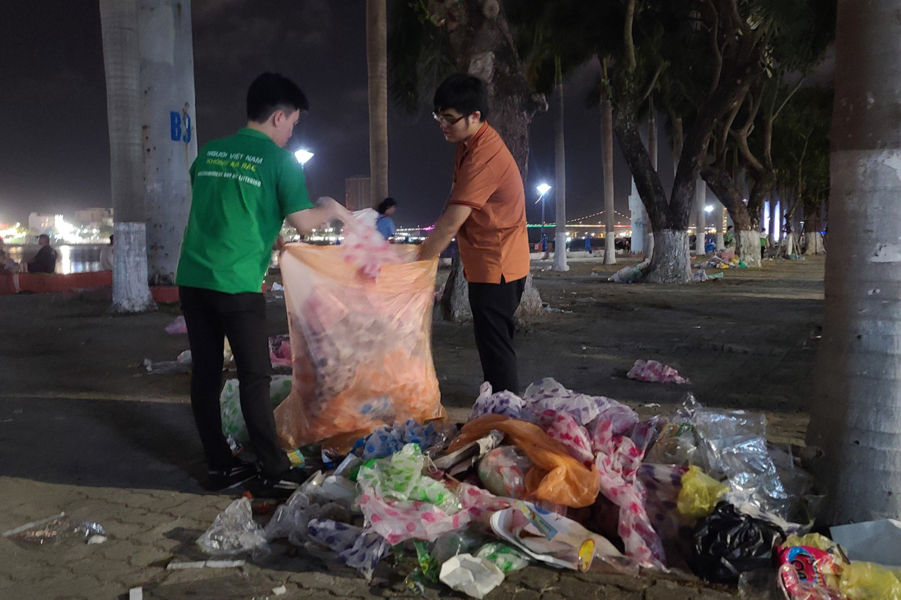 Những việc làm đơn giản nhưng đóng góp không nhỏ vào việc gìn giữ vệ sinh, bảo vệ môi trường