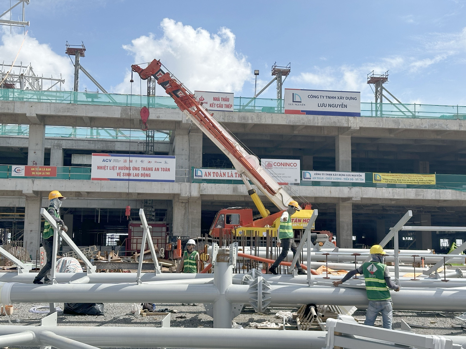 Công trường xây dựng sân bay Long Thành. Ảnh: Tạp chí giao thông