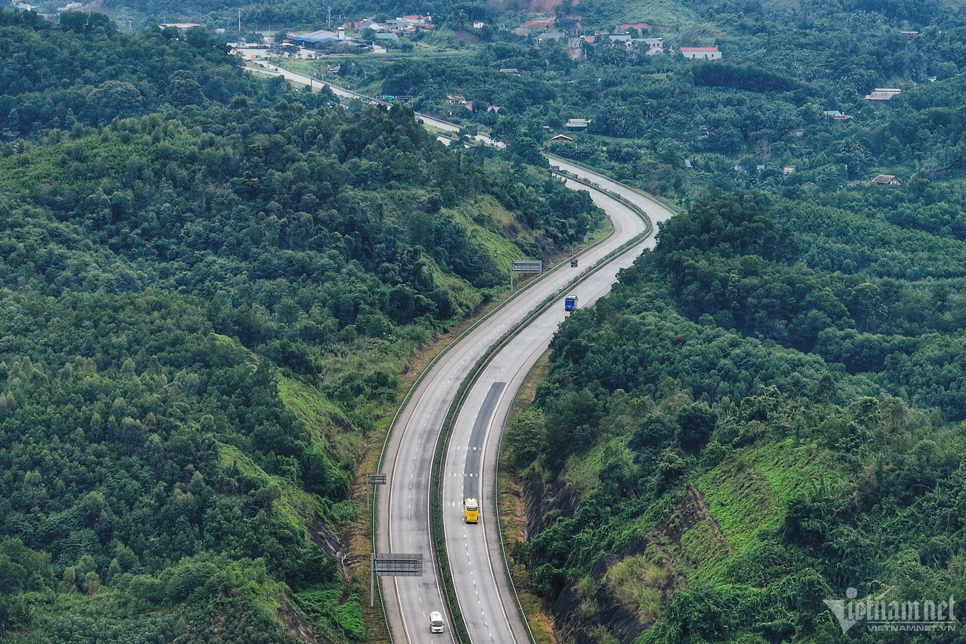 Cao tốc Hà Nội - Lào Cai. Ảnh: VietNamnet