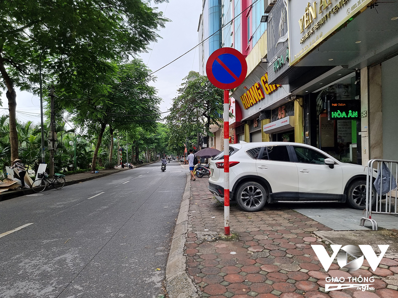 Mặc dù đã có biển cấm…