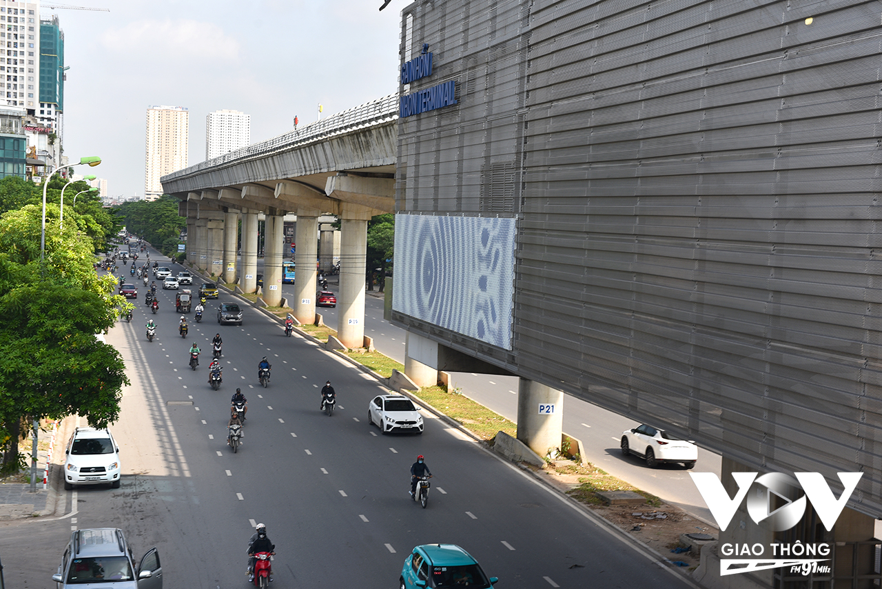 Trong sáng 7/8, tuyến tàu Metro Nhổn – Ga Hà Nội đã chính thức vận hành, khởi đầu từ ga S1 (Nhổn) tại Đại học Công nghiệp Hà Nội.