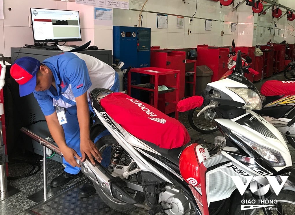 Thời điểm này là chưa khả thi để triển khai 1 công tác phức tạp như kiểm soát khí thải đối với mô tô, xe gắn máy
