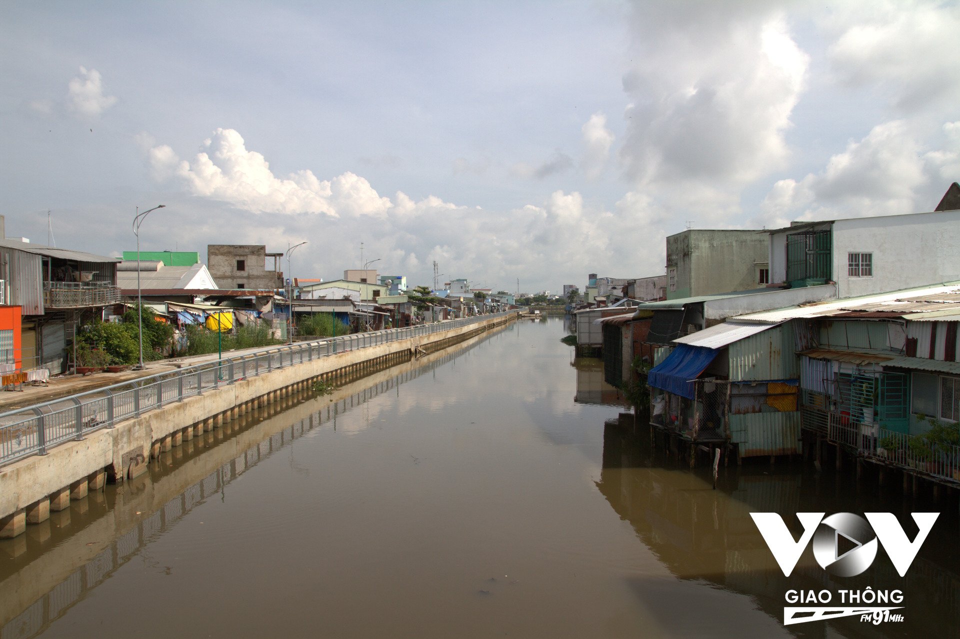 Nhà ven sông hiện nay không còn phù hợp đối với một đô thị hiện đại. Một bài toán khó của hầu hết các địa phương...