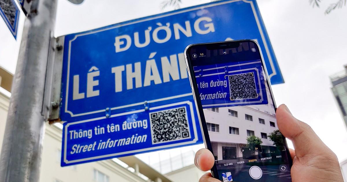 Trước Hà Nội, một số tỉnh thành đã gắn mã QR cho tên đường phố. Nhiều ý kiến cho rằng, Hà Nội cần xây dựng hệ thống dữ liệu phong phú, tránh lãng phí tài nguyên, số hóa một cách phong trào