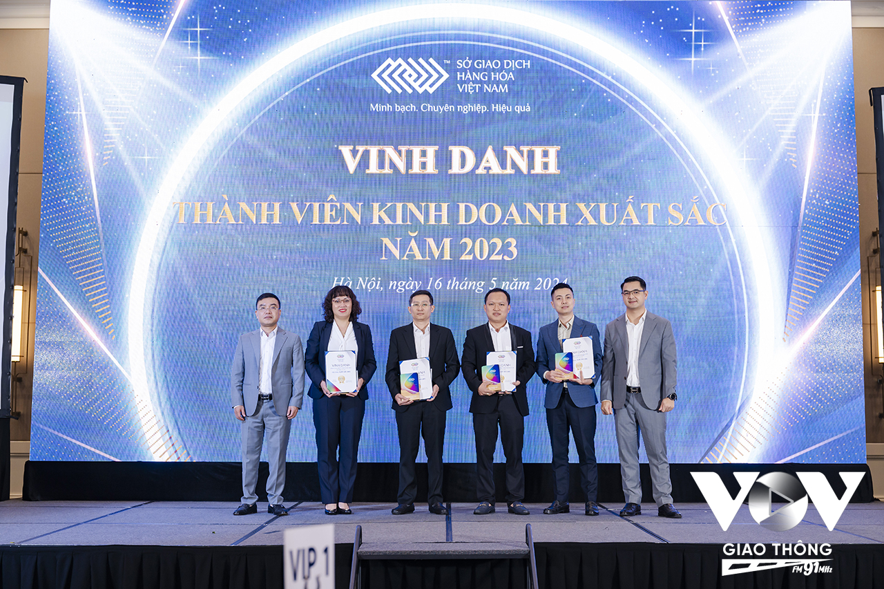 Các Thành viên kinh doanh xếp hạng xuất sắc năm 2023