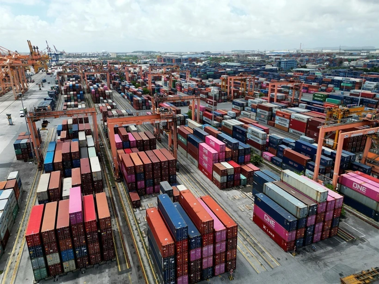 Phát triển logistics xanh ở Việt Nam là hành trình còn nhiều thách thức - Ảnh TTXVN