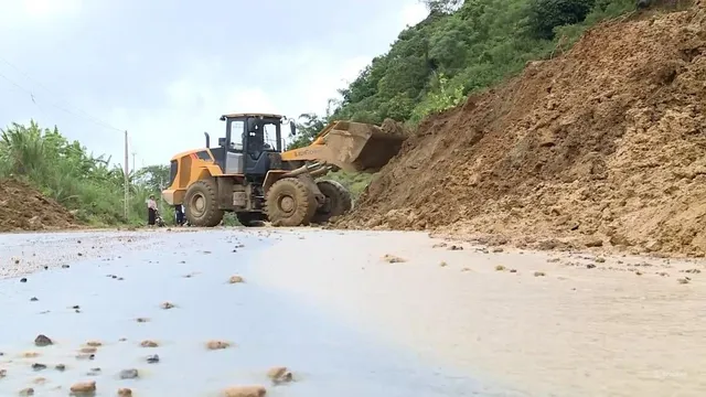 Sở GTVT Thanh Hóa chủ động trong công tác khắc phục sự cố các tuyến đường bị ảnh hưởng bởi cơn bão số 3