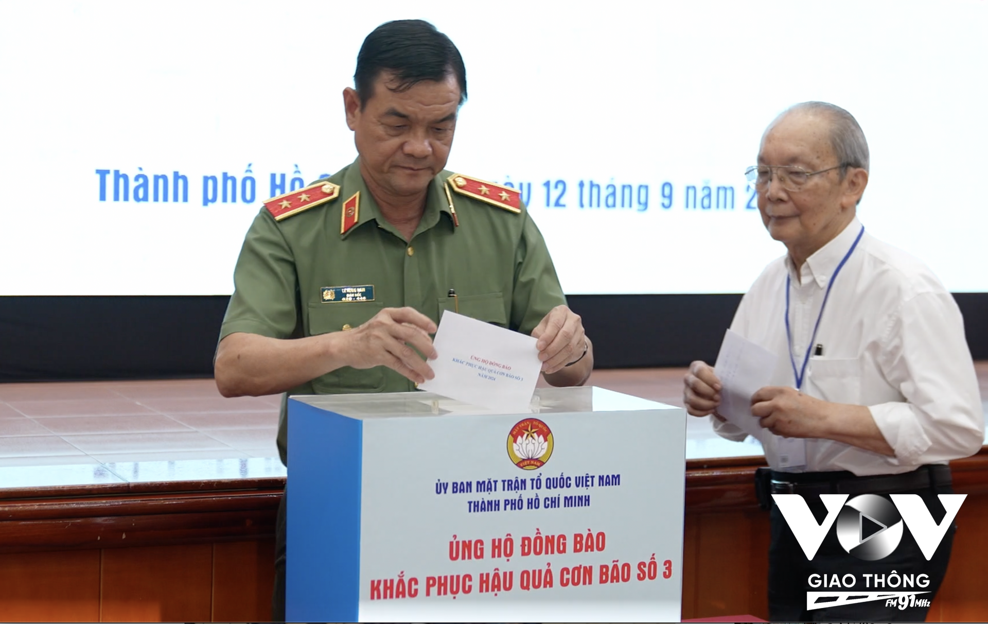 Trung tướng Lê Hồng Nam, Giám đốc CATP quyên góp ủng hộ đồng bào bị ảnh hưởng bởi cơn bão số 3