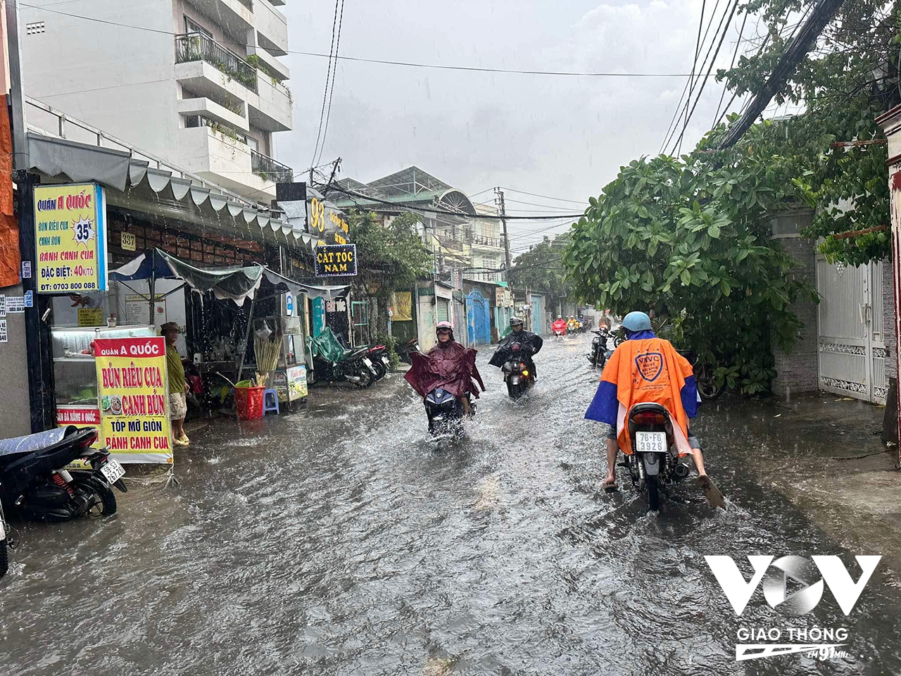 Tuyến đường Chu Văn An (Quận Bình Thạnh) một trong những 'điểm đen' về tình trạng ngập úng.