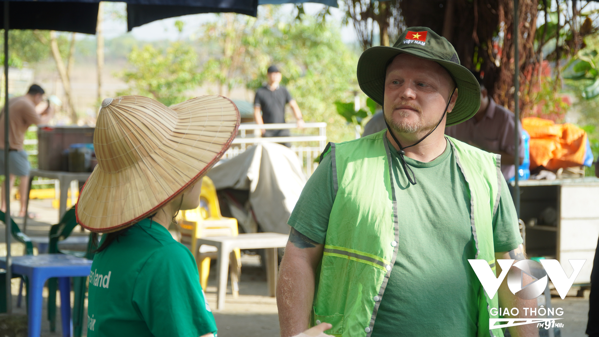 Theo sáng lập viên James Joseph Kendall, dự án Keep Vietnam Clean nỗ lực cải tạo khu vực rác thải thành không gian cộng đồng, khuyến khích người dân sử dụng 'xanh', xử lý nước thải tại nguồn...