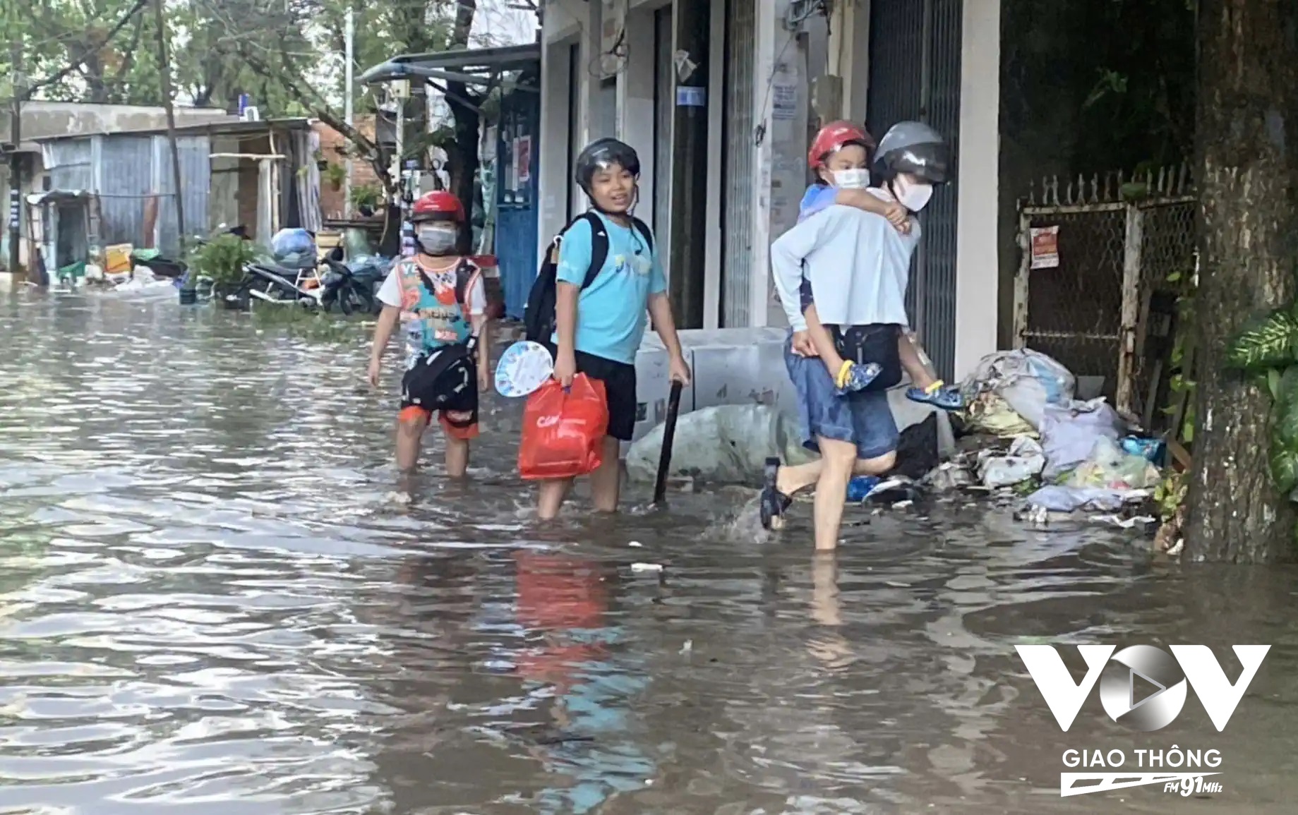 Hẻm Cây Me, phường An Khánh là một trong những con hẻm nước đen