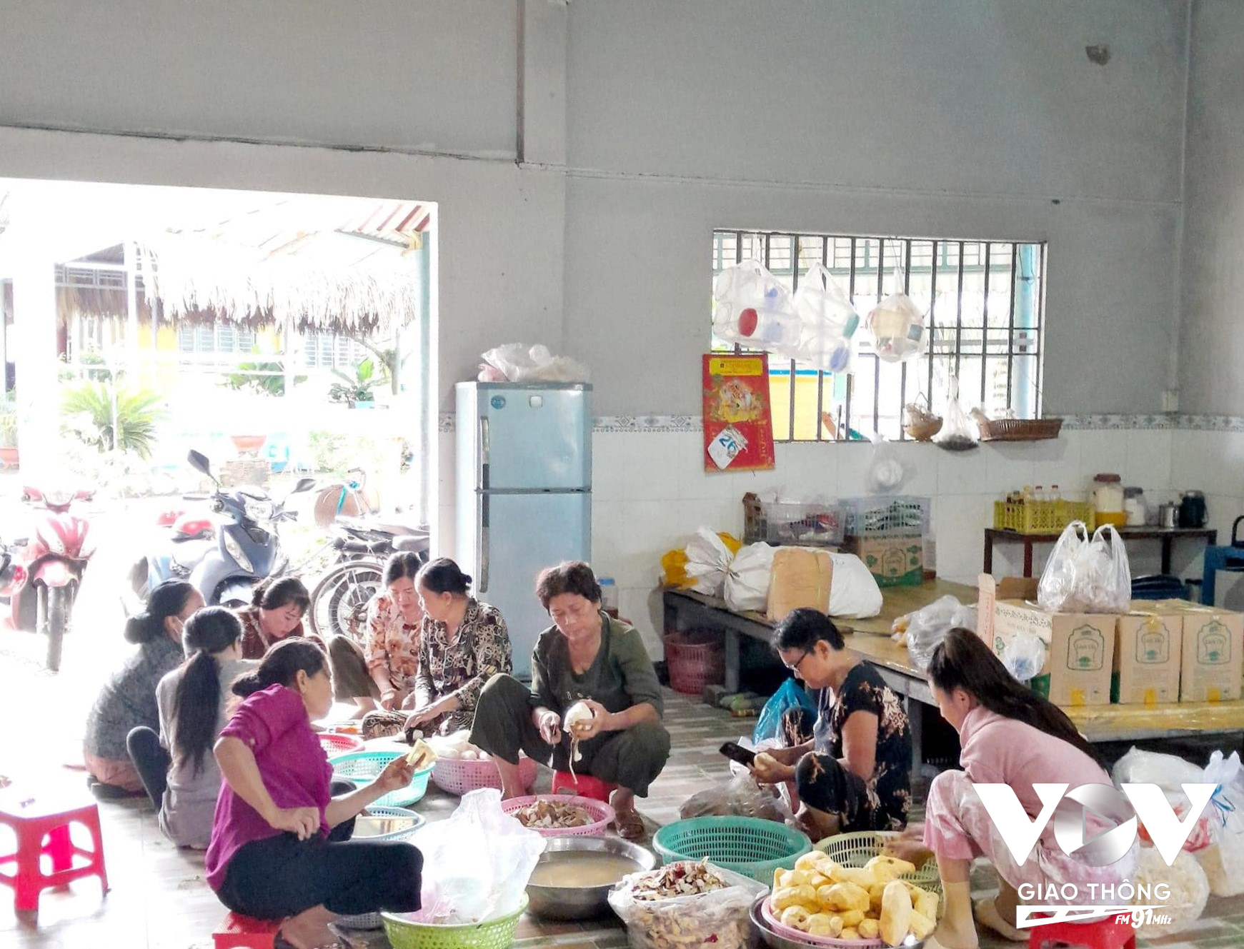 Hàng trăm suất cơm chay được phát đi mỗi ngày; kêu gọi quỹ để hỗ trợ người già neo đơn, khuyết tật…; mai táng 0 đồng cho những gia đình khó khăn khi có người thân mất…hễ những ai cần sự giúp đỡ nhóm thiện nguyện Từ Tâm sẽ sẵn sàng hỗ trợ, kết nối.