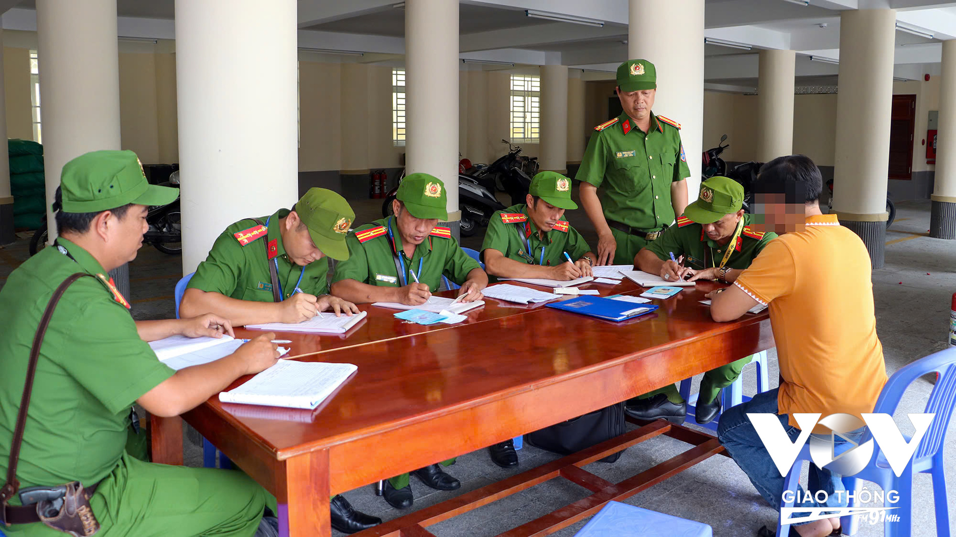 Lực lượng làm nhiệm vụ đã ghi nhận nhiều trường hợp vi phạm tại đường Xô Viết Nghệ Tĩnh.