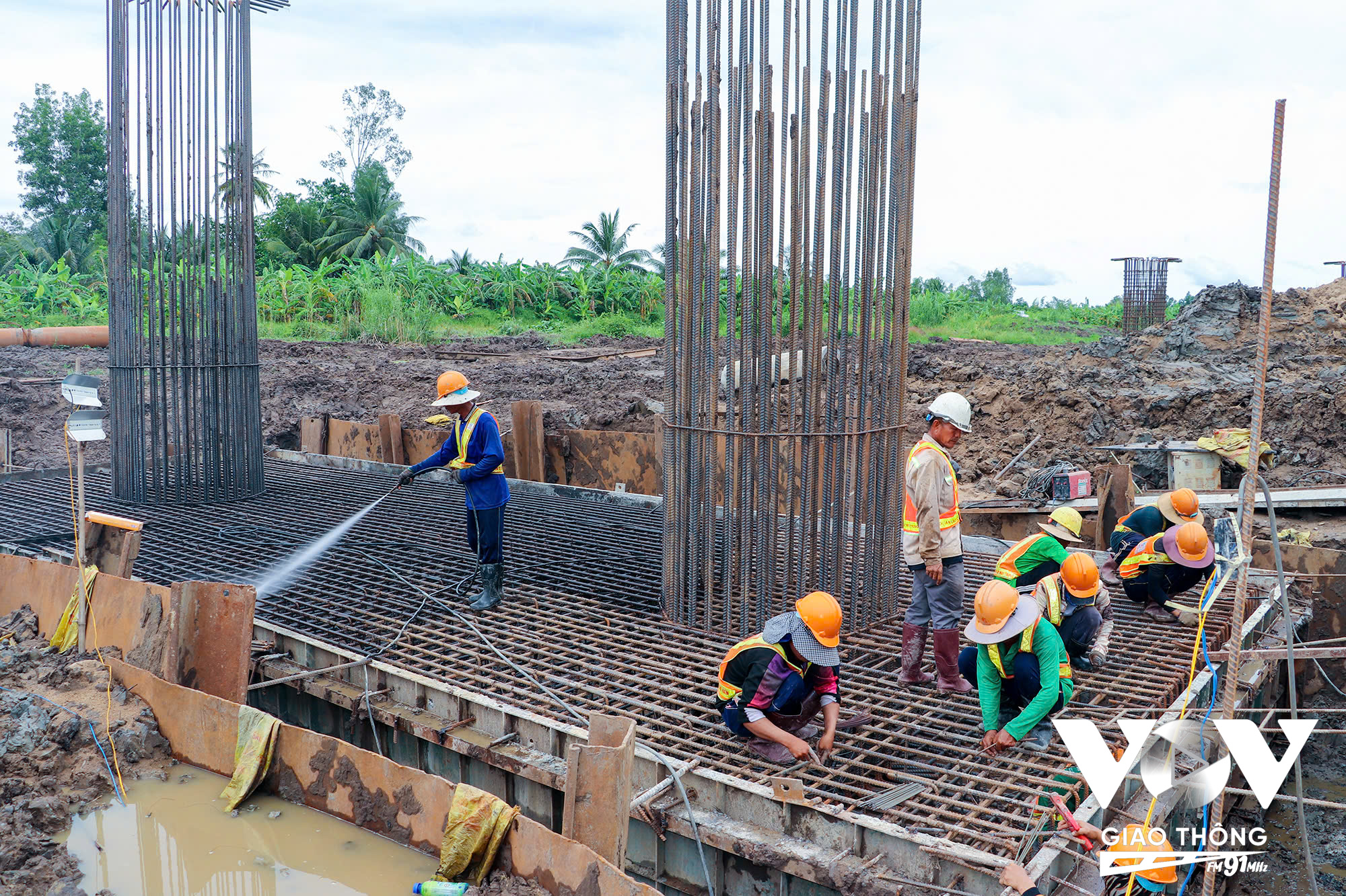 Công trường thi công cao tốc Châu Đốc – Cần Thơ – Sóc Trăng