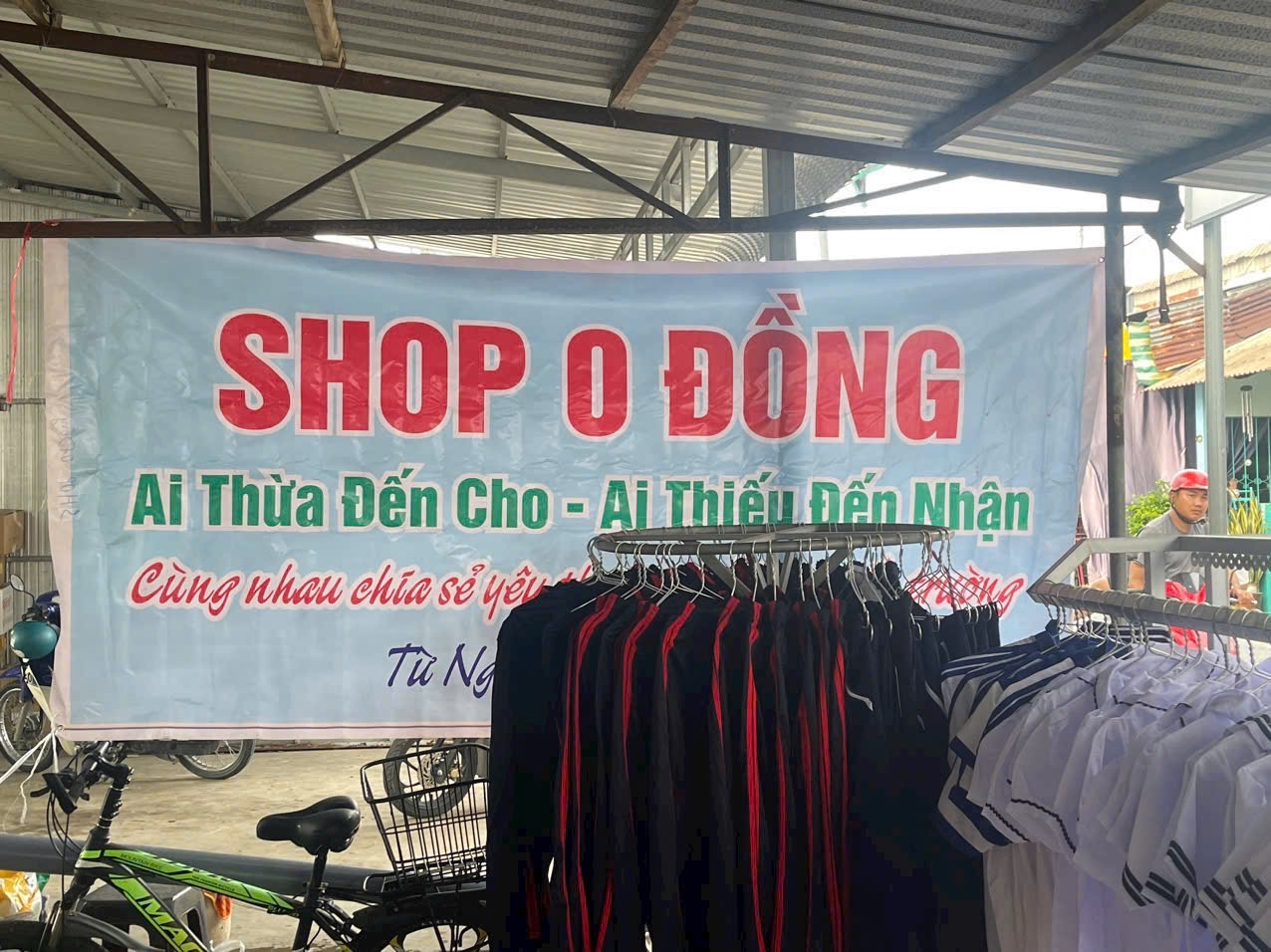 “Shop 0 đồng” ra đời nhằm tạo thêm điều kiện và sự tự tin để đồng hành cùng các em trên hành trình tìm con chữ.