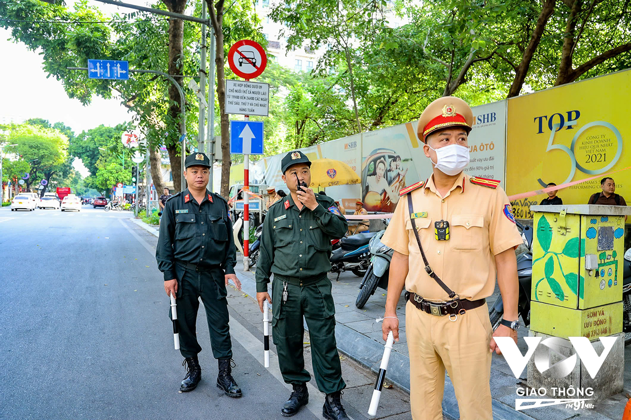 Để đảm bảo ATGT cho học sinh đến trường, tạo răn đe cho các hành vi vi phạm, Phòng CSGT Hà Nội đã xác minh và lập danh sách 3.370 trường hợp học sinh vi phạm Luật giao thông để gửi thông báo đến Sở Giáo dục và Đào tạo Hà Nội.