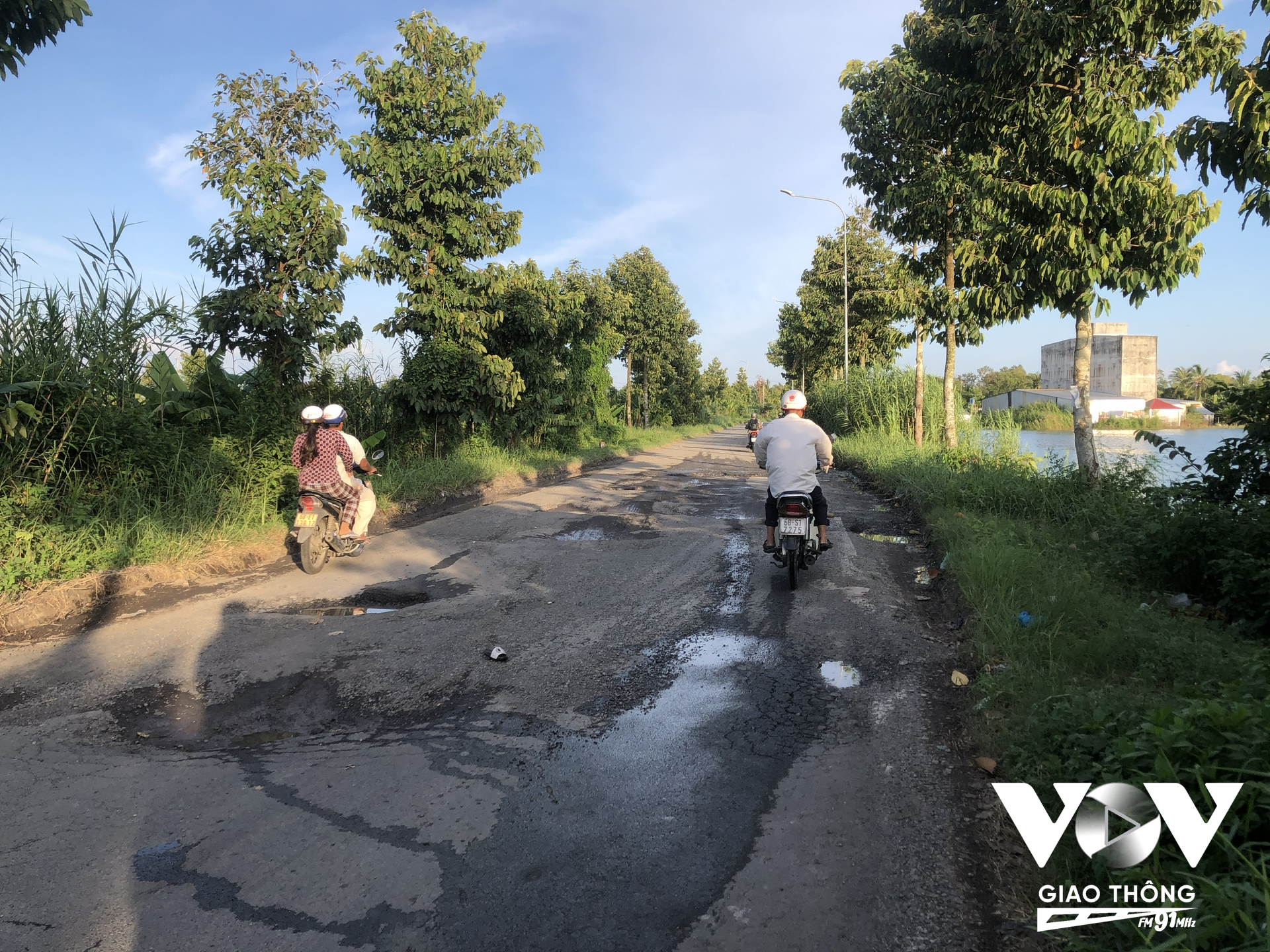 Tuyến tránh thành phố Rạch Giá đang trong tình trạng mất an toàn giao thông bởi mặt đường xuống cấp