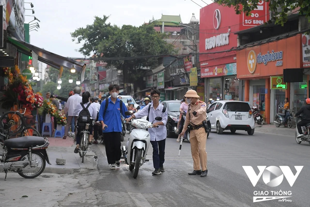 Để phòng ngừa tội phạm liên quan đến trẻ em, điều kiện tiên quyết là Việt Nam cần nhanh chóng hoàn thiện hệ thống pháp luật quy định về quyền và cơ chế thực hiện quyền trẻ em