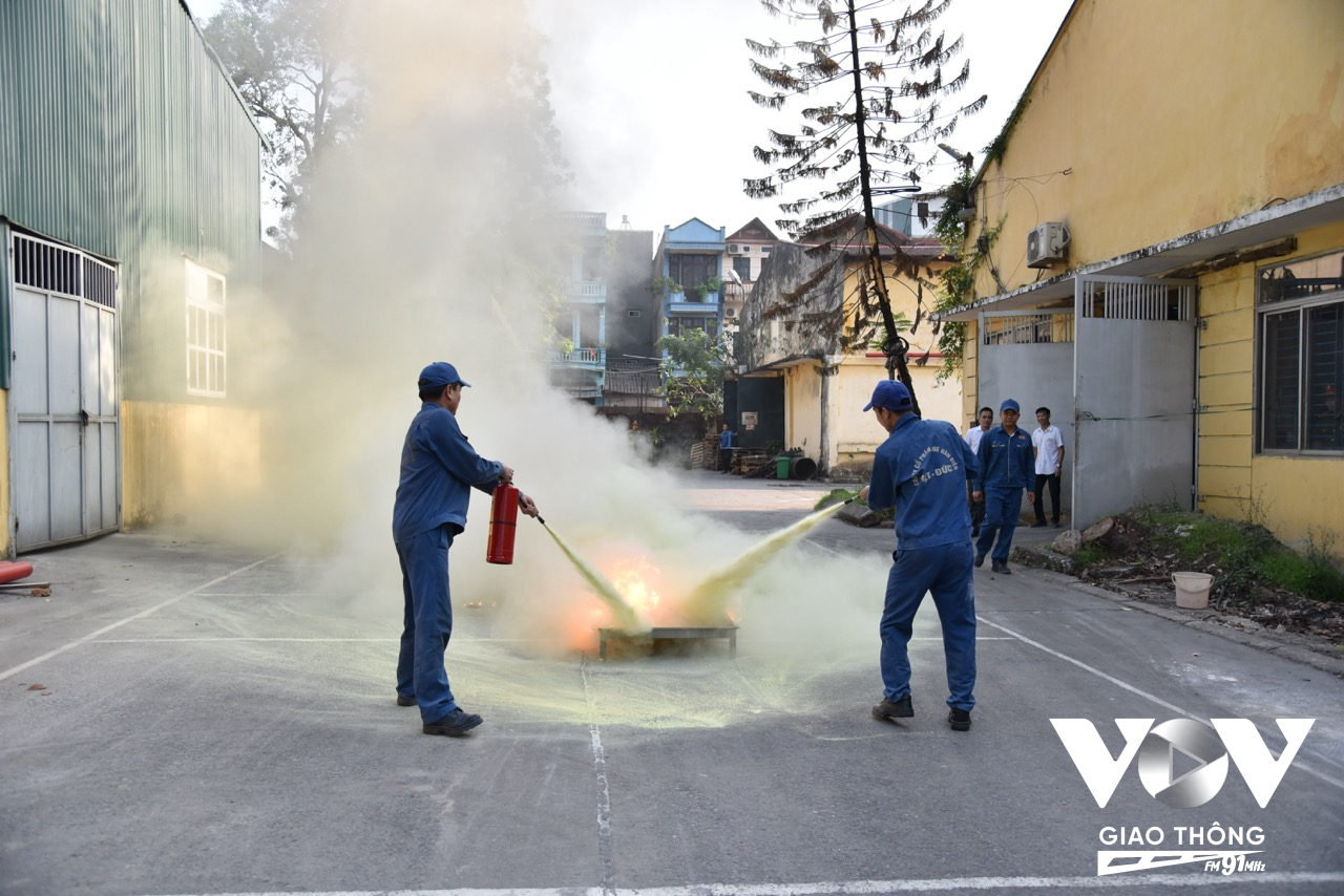 Lực lượng chữa cháy tại chỗ đóng vai trò quan trọng để thực hiện phương châm '4 tại chỗ'