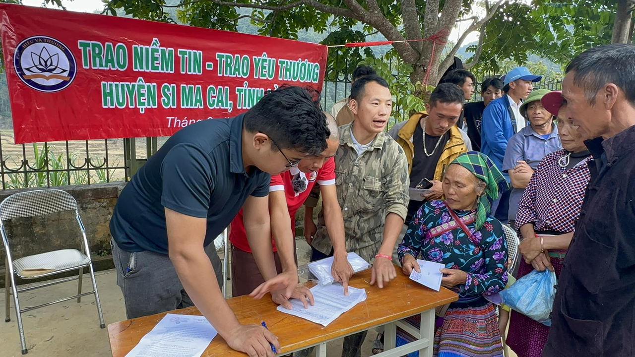 CLB Máu nóng “Hiểu và Thương” ra đời năm 2015 với mong muốn có thể đem đến niềm vui, sự sống cho những người bệnh gặp khó khăn