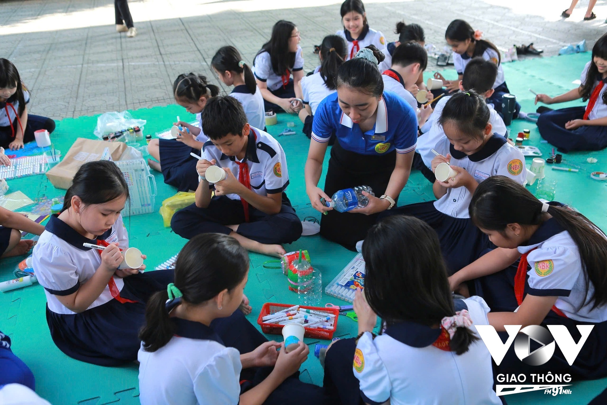 Những chuyển biến tích cực từ quan điểm thầy và trò đến trường là phải vui, phải hạnh phúc là cả một sự đổi mới giáo dục trong cách dạy và học.