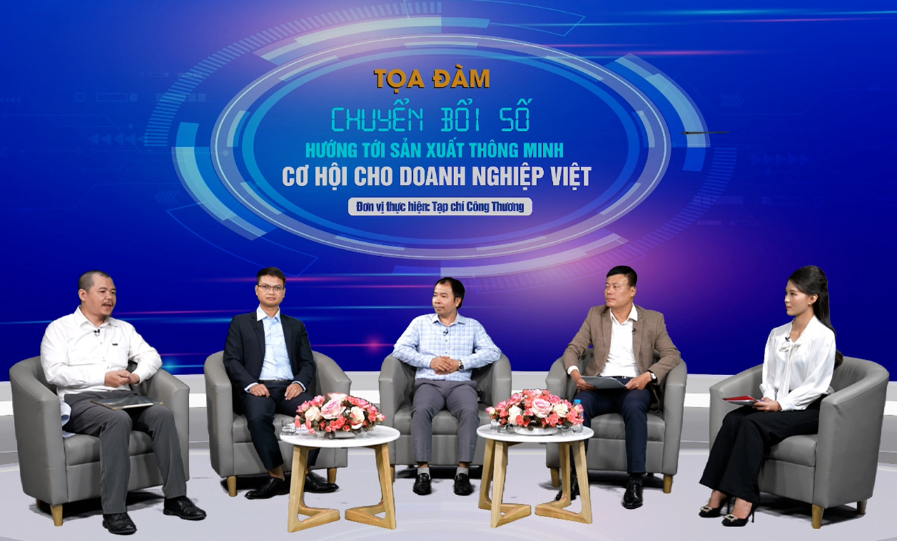 tọa đàm 'Chuyển đổi số hướng tới sản phẩm thông minh: Cơ hội cho doanh nghiệp Việt'