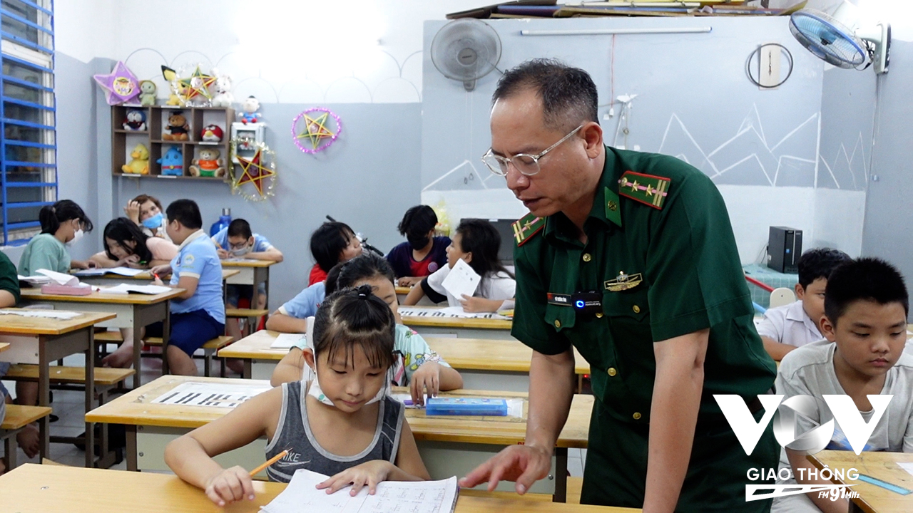 “Lớp học tình thương” tại con hẻm đường Huỳnh Tấn Phát, phường Phú Mỹ (quận 7, TP.HCM)