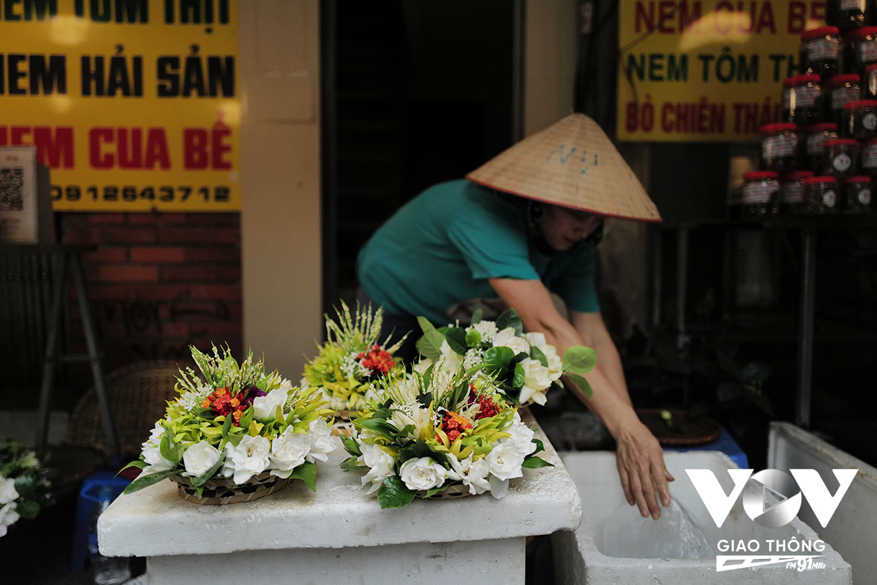 Những dấu ấn của một lối sống mang đậm nét văn hóa truyền thống của người Hà Nội xưa luôn hiển hiện ở con ngõ này