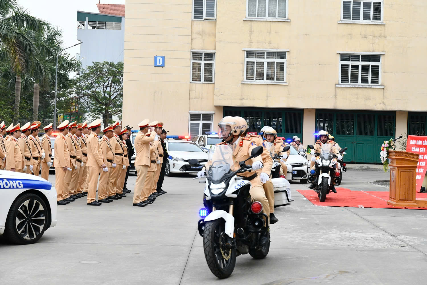 Lễ ra quân thực hiện cao điểm bảo đảm trật tự, an toàn giao thông, trật tự xã hội dịp Tết Dương lịch, Tết Nguyên đán Ất Tỵ và các lễ hội đầu xuân 2025