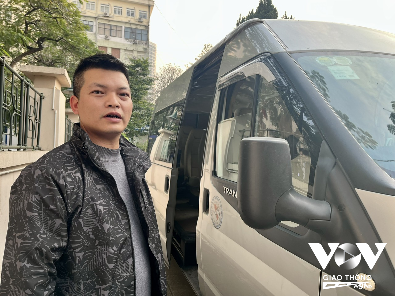 Anh Nguyễn Minh Quyền, chuyên lái xe chở học sinh