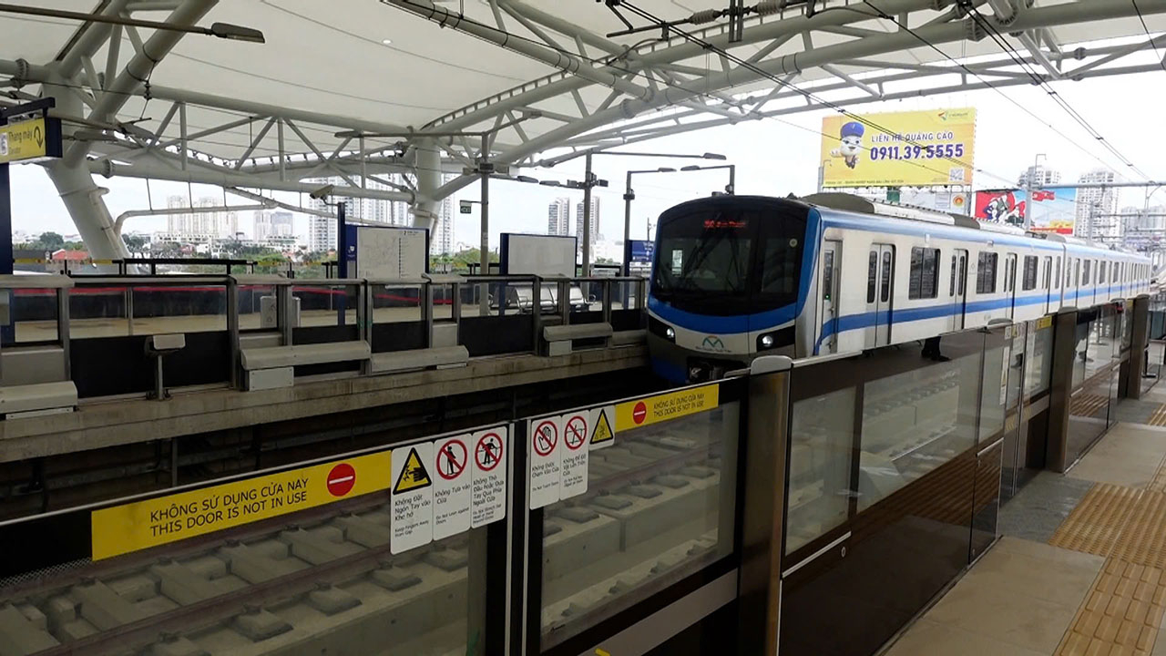 Metro tăng cường 14 chuyến tàu phục vụ Tết Dương lịch