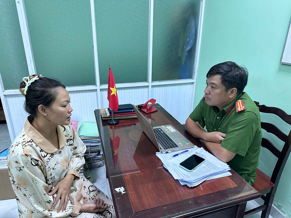 Công an mời Nguyễn Thuỳ Trang lên làm việc. Ảnh: Công an cung cấp