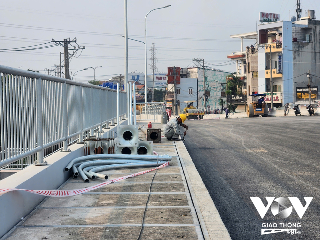 Đơn vị thi công đang khẩn trương hoàn thành các hạng mục cuối cùng, sẵn sàng thông xe cầu Tân Kỳ Tân Quý vào ngày 15-1-2025