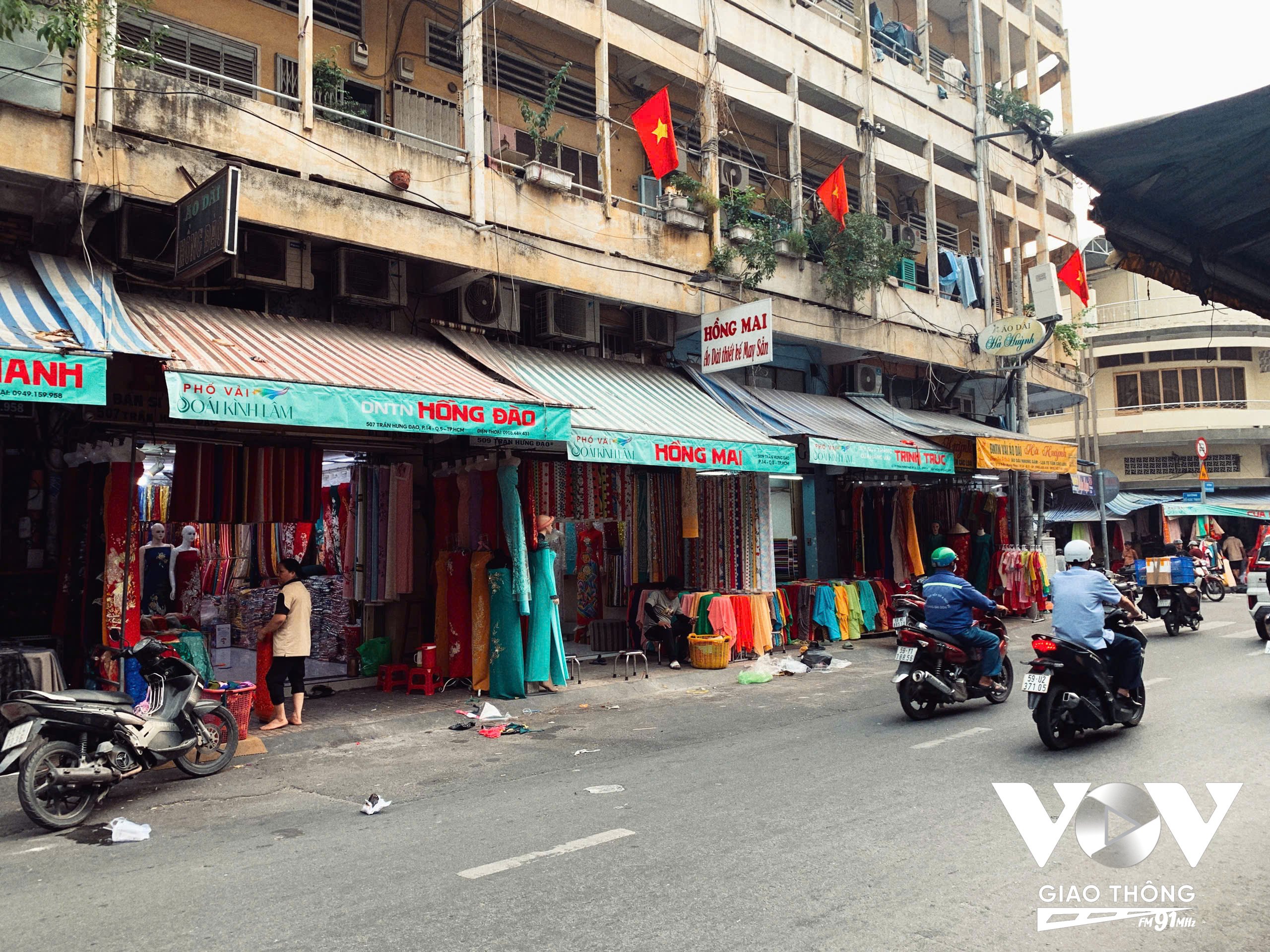 Mọi thứ của chợ vải Soái Kình Lâm đều chẳng nhiều đổi khác, điều đổi thay nổi bật nhất là lượng khách ngày một ít.