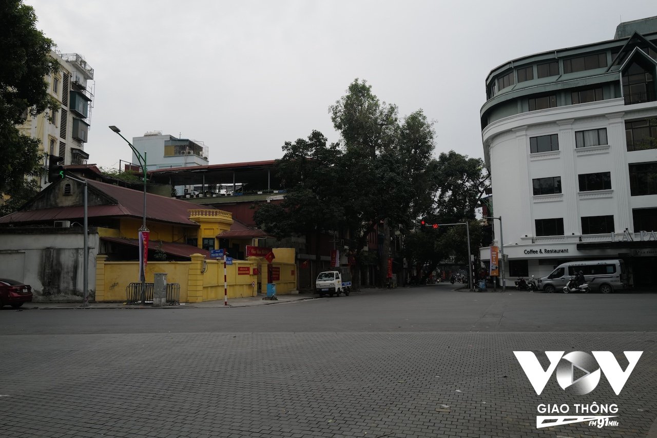 Rất ít trường hợp vượt đèn đỏ...