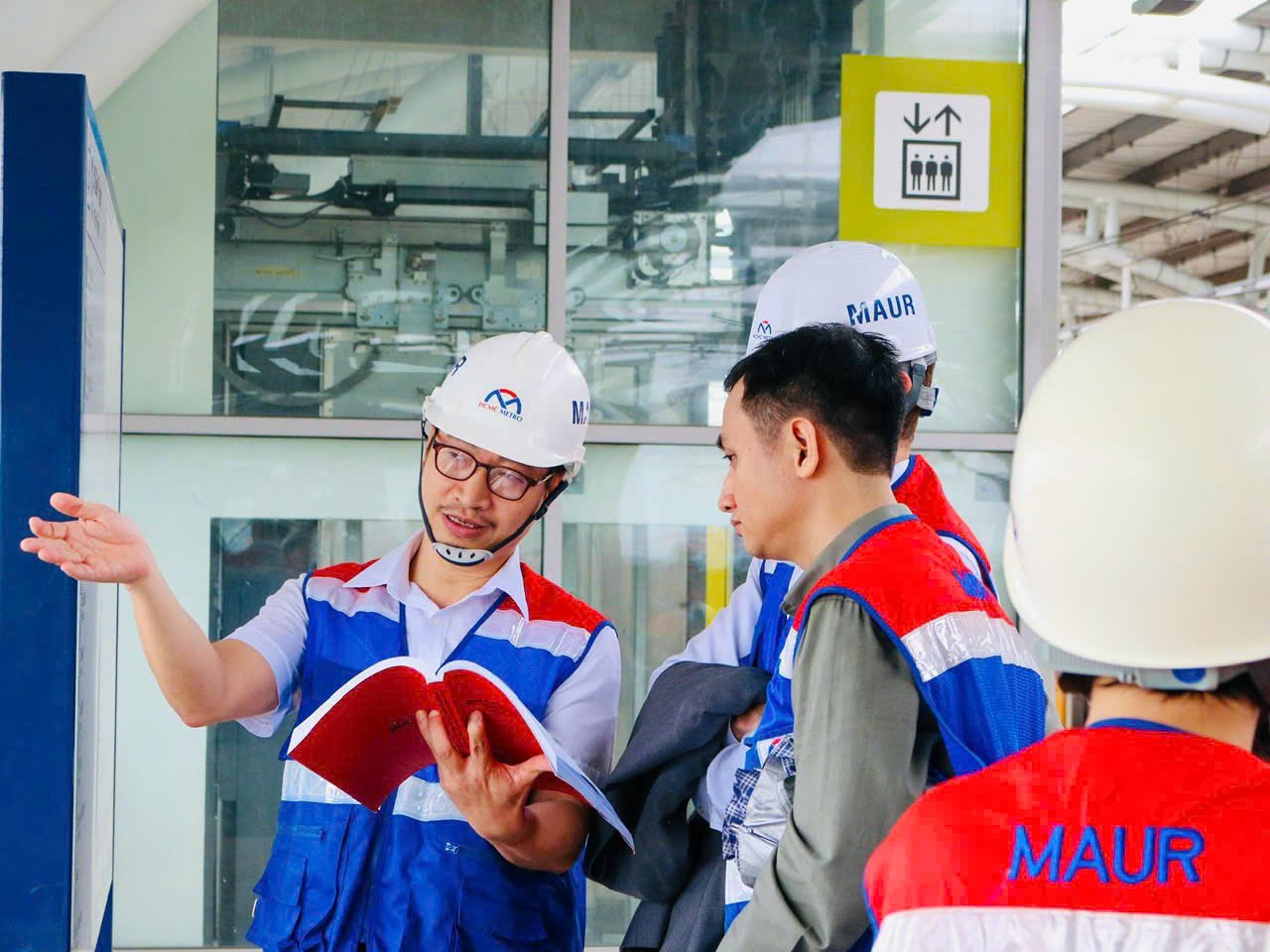 Theo PGS.TS Vũ Anh Tuấn, để nâng cao sự hài lòng của hành khách, phải có thang đo về chất lượng dịch vụ của giao thông công cộng.