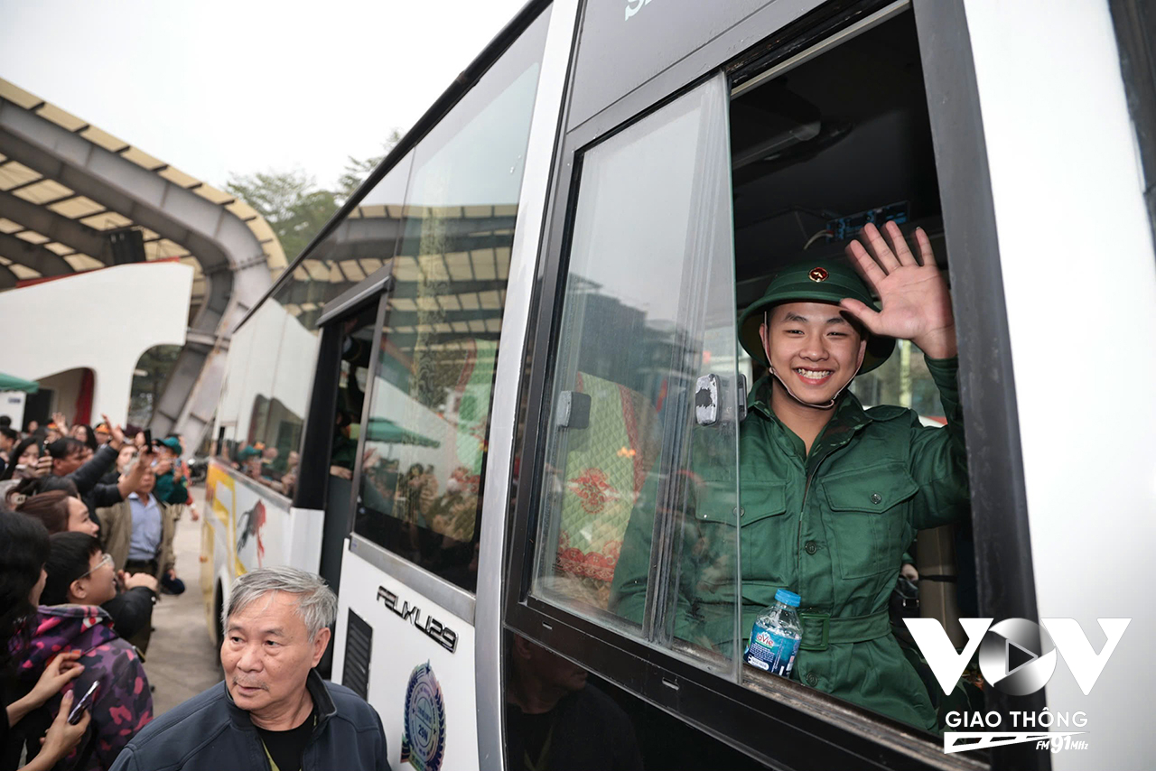 103 công dân nhập ngũ của quận Đống Đa năm 2025 sẽ được bàn giao cho các đơn vị: Trung đoàn Bộ binh 692 thuộc Bộ Tư lệnh Thủ đô Hà Nội; Tổng cục Công nghiệp Quốc phòng; Trường quân sự Quân đoàn 12; Công an Thành phố và 5 đơn vị trực thuộc Bộ Quốc phòng.