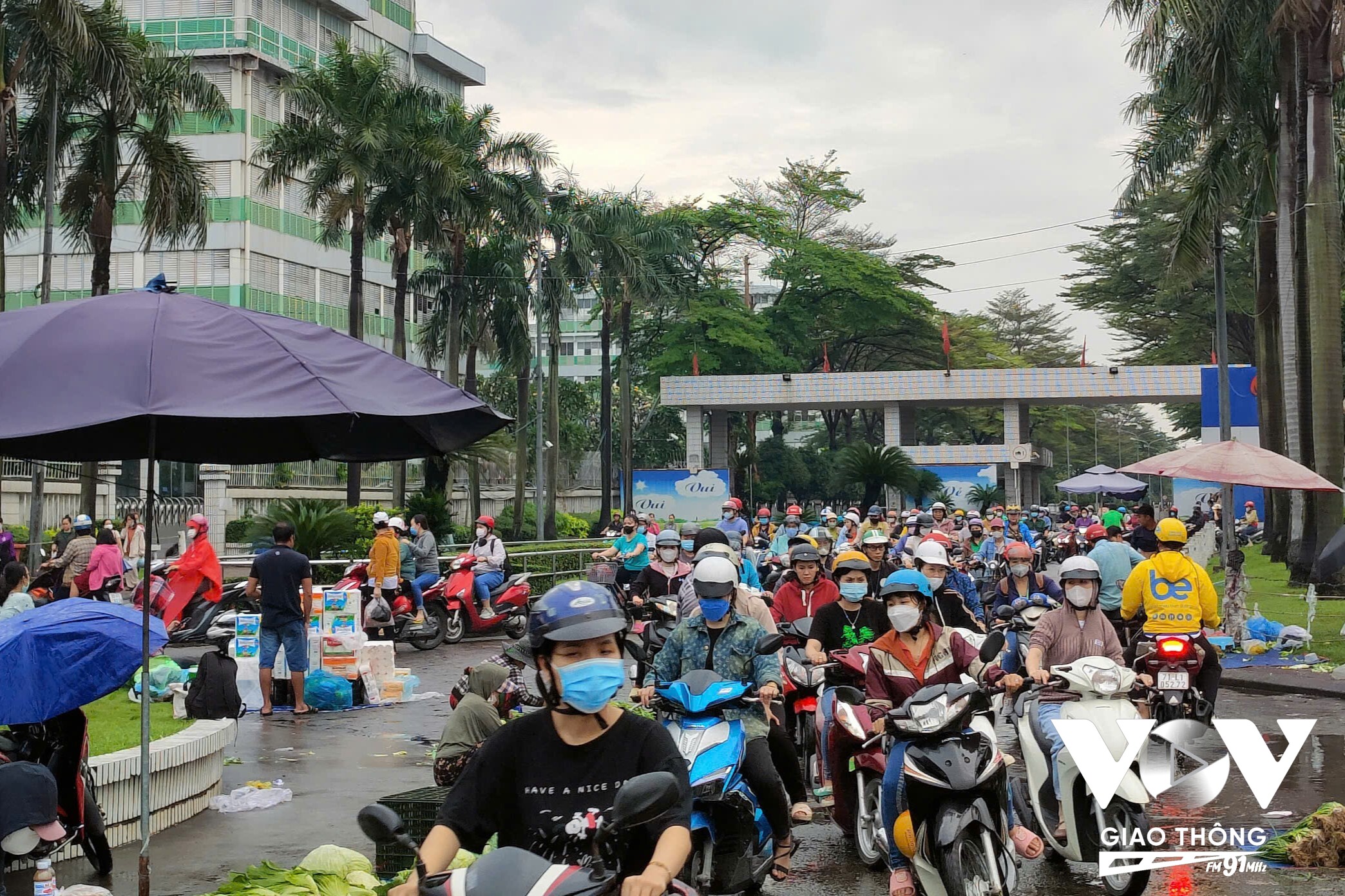 Đại diện công đoàn Công ty PouYuen Việt Nam cho biết hiện tại, công ty cần tuyển ít nhất 2.000 người lao động.