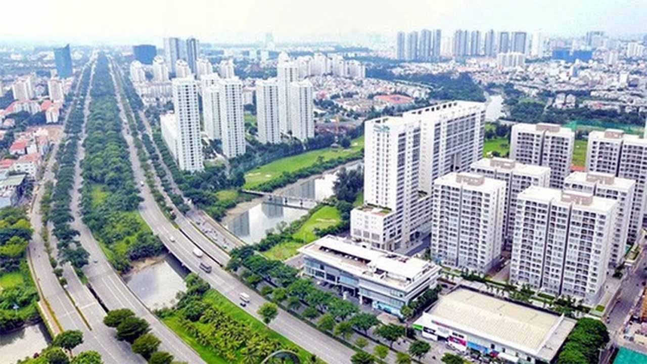 Bộ Tài chính vừa đề xuất nghiên cứu quy định thuế suất đối với thu nhập từ chuyển nhượng bất động sản dựa trên thời gian nắm giữ, nhằm hạn chế tình trạng đầu cơ - Ảnh minh họa VOV